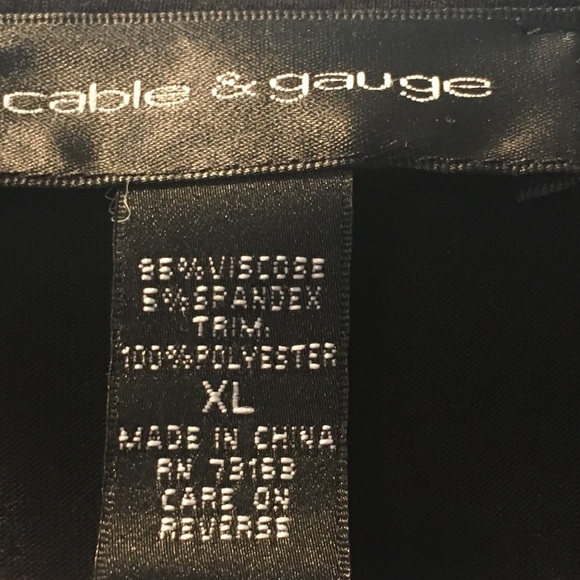 Black ruffle top - Picture 5 of 5